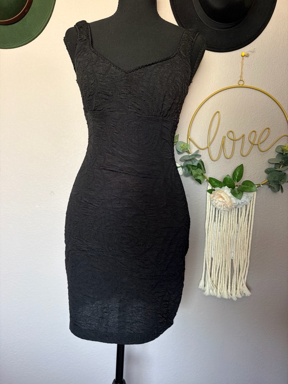 Forever 21 Black Textured Sleeveless Mini Dress